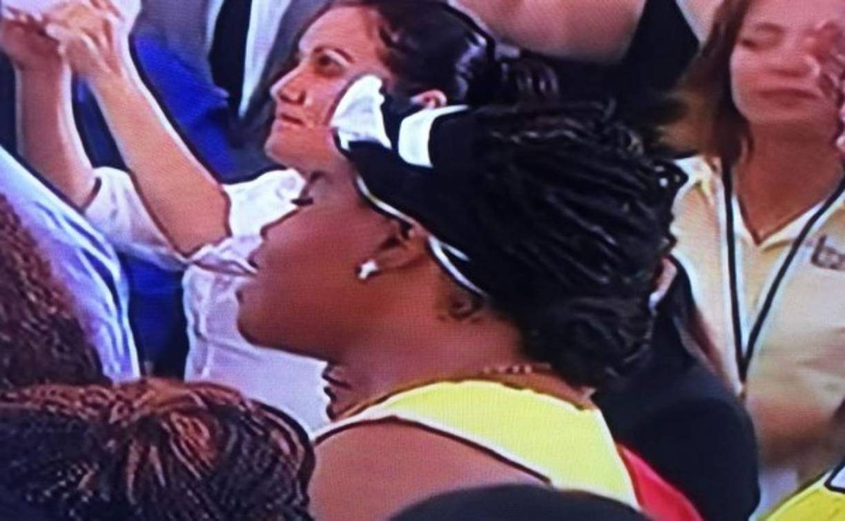 Las garífunas hondureñas cuando el papa Francisco le pidió que alguien cantara. Ellas lo hicieron sin pensarlo dos veces.