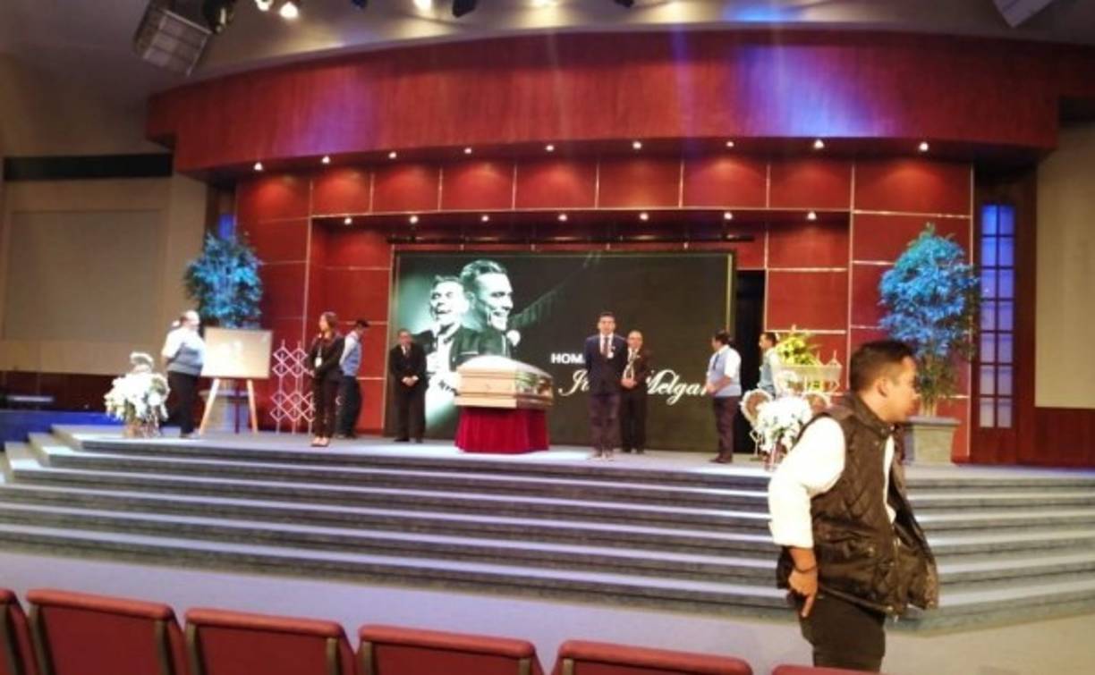 En la noche del sábado, los tres hijos de Julio Melgar dirigieron palabras a los presentes.