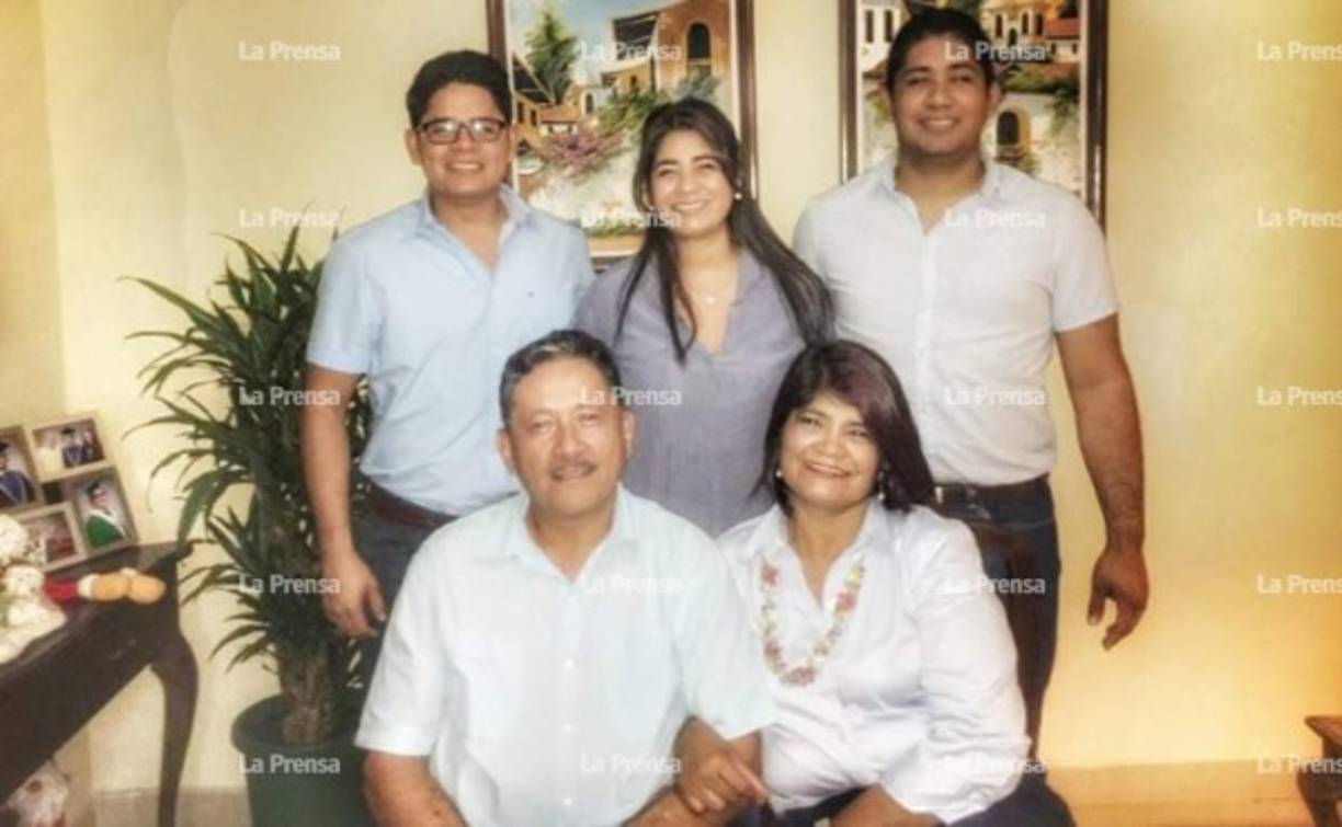 Familia unida. La familia Herrera Núñez estaba integrada por los esposos Herrera y sus tres hijos. Miguel Roberto fue el segundo en nacer.