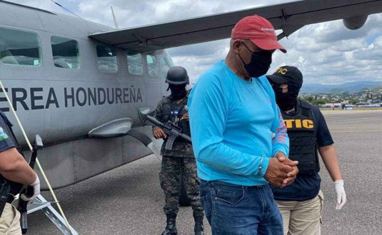 Los detenidos luego de un procedimiento administrativo serán remitidos al juzgado con competencia territorial nacional en materia penal para el respectivo proceso judicial.