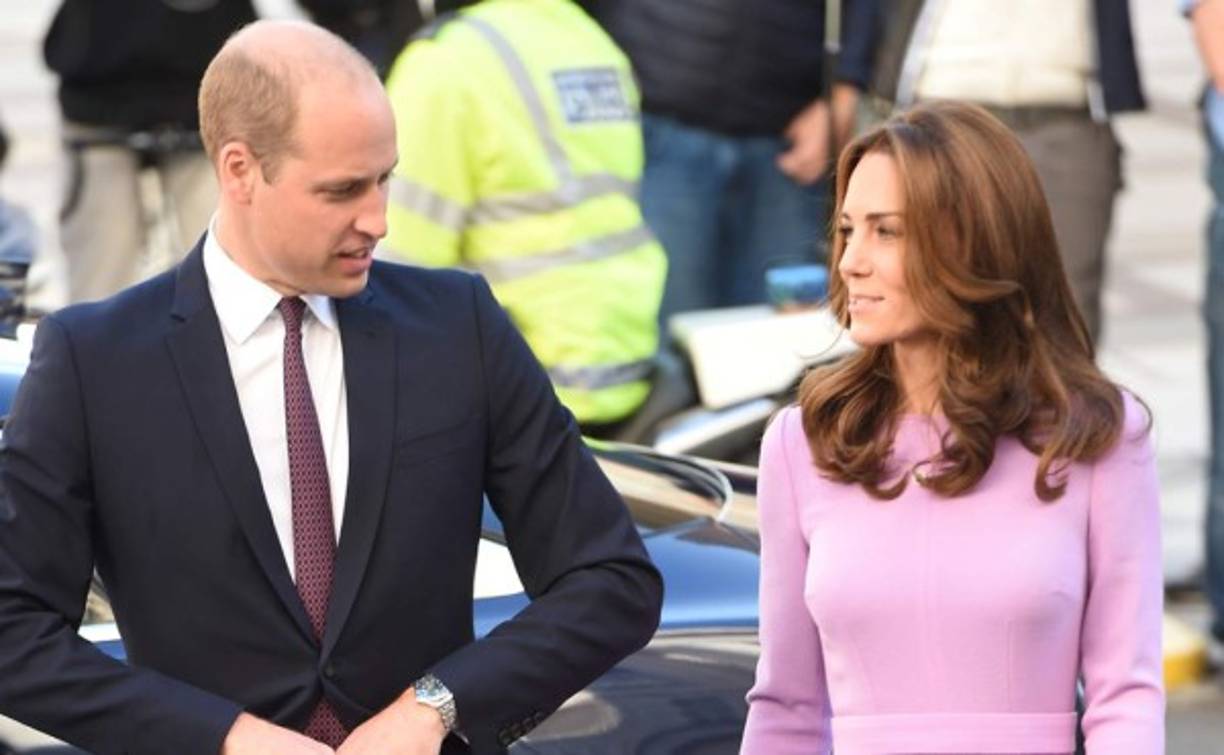 La duquesa de Cambridge ha retomado su agenda de trabajo cinco meses después de dar a luz a su tercer hijo y ha generado controversia por su atuendo.