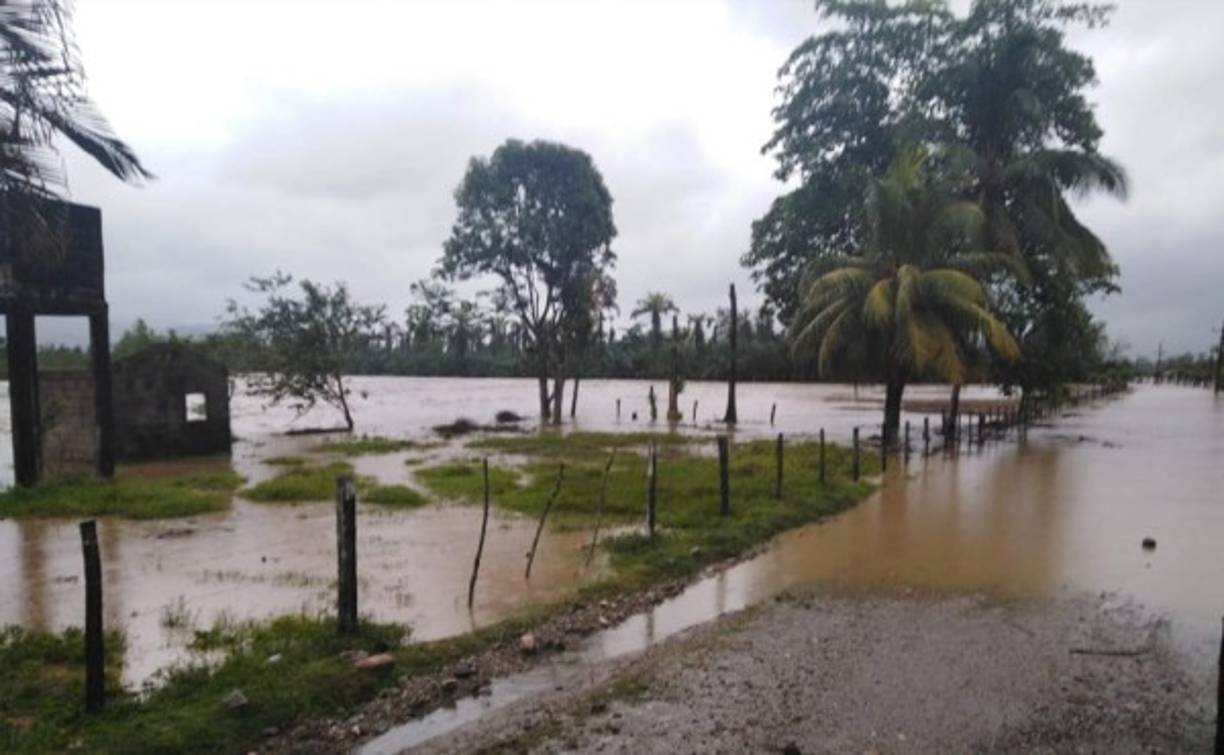 as aldeas Yaruca, Toncontín, Urraco y El Pital quedaron aisladas del resto de poblados de la cuenca del Cangrejal debido a que el río Viejo sobrepasó el vado.