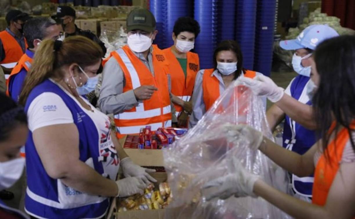 <br/>Los restantes paquetes de ayuda humanitaria serán entregados en otros sectores para totalizar los 1,000.