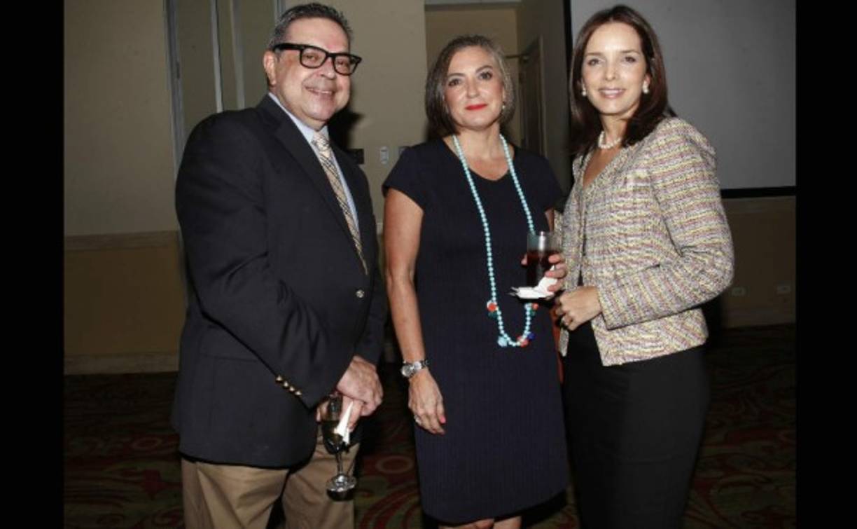 Erich Bondy, Diana Villeda y Mary de Pierrefeu.