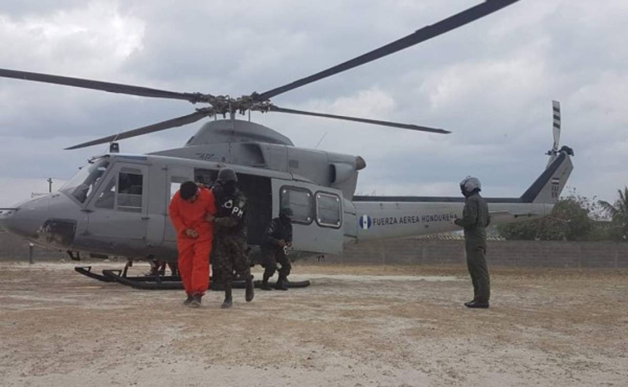 Las autoridades del Instituto Nacional Penitenciario (INP), informaron que este traslado obedece al cumplimiento de la Ley del Sistema Penitenciario, que indica que las personas privadas de libertad de alta peligrosidad deben permanecer en cárceles de máxima seguridad para mantener el orden y control en los centros penitenciarios.