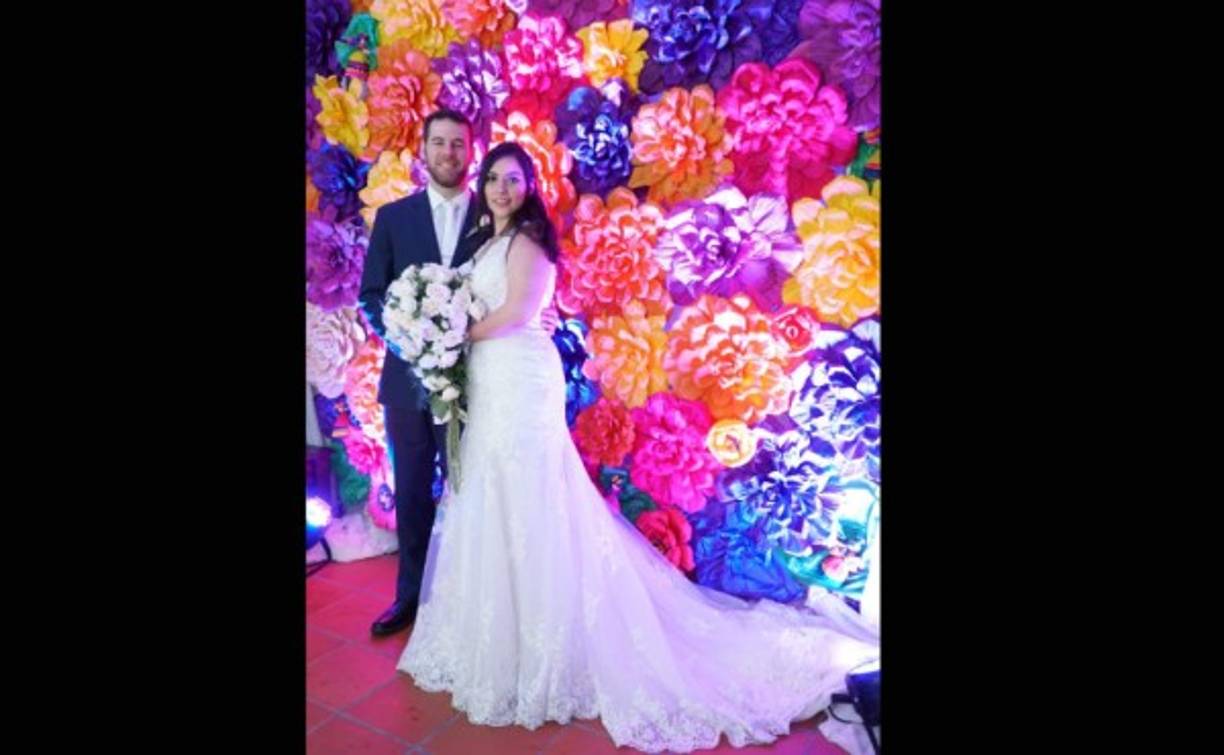 Eva Espinal y Alex Vipond celebran su enlace.