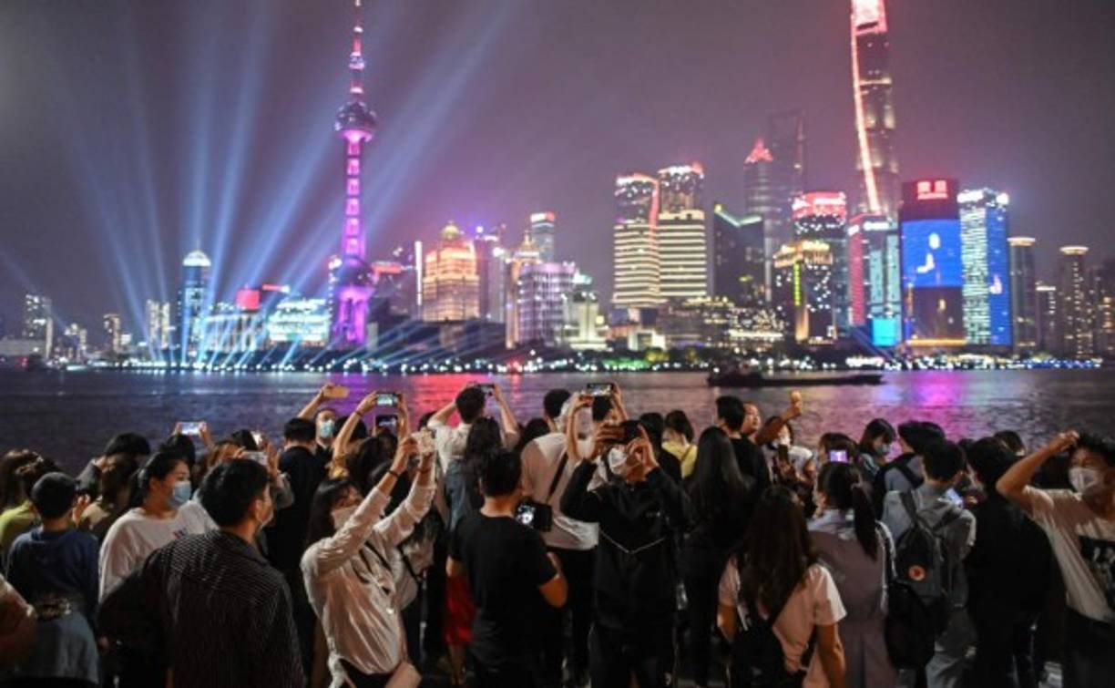 Este periodo de descanso debería generar un incremento inédito del turismo desde que estallara la crisis sanitaria a finales de enero. Especialmente gracias al fuerte descenso de la epidemia y el levantamiento de las restricciones de desplazamientos.