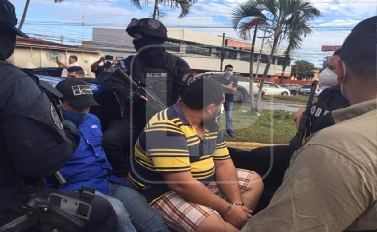 Los sospechosos se encontraban al interior de un hotel en la colonia Suyapa cuando fueron sorprendidos por agentes.