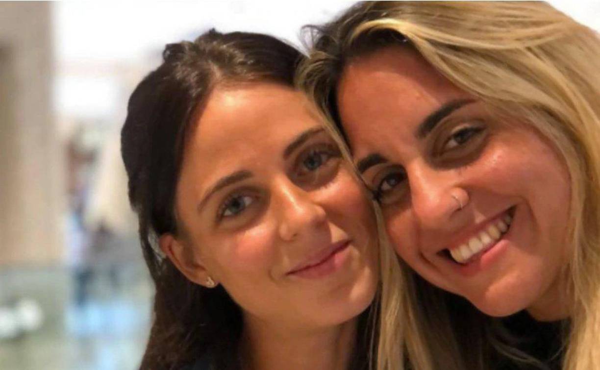 La policía, que se mantiene hermética sobre el caso, clasificó el caso de forma preliminar como de violencia doméstica.