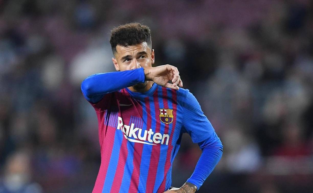 ¿Dónde terminará jugando Philippe Coutinho? Es la pregunta que se hacen muchos en Barcelona. Al brasileño le ha salido un posible nuevo destino. Se trata del Aston Villa, club de la Premier League que está interesado en el jugador azulgrana y se está trabajando para que firme hasta junio con el conjunto inglés. El Arsenal también lo quiere y la operación se haría en forma de cesión y con el Barça asumiendo parte de su ficha.