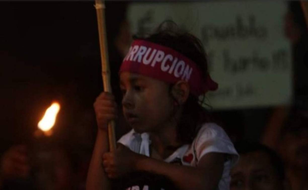 El Gobierno ha explicado que la reestructuración de las Secretarías de Salud y Educación es necesaria para tener la disponibilidad inmediata de fondos y mejorar la infraestructura y calidad de los servicios en ambos sectores.