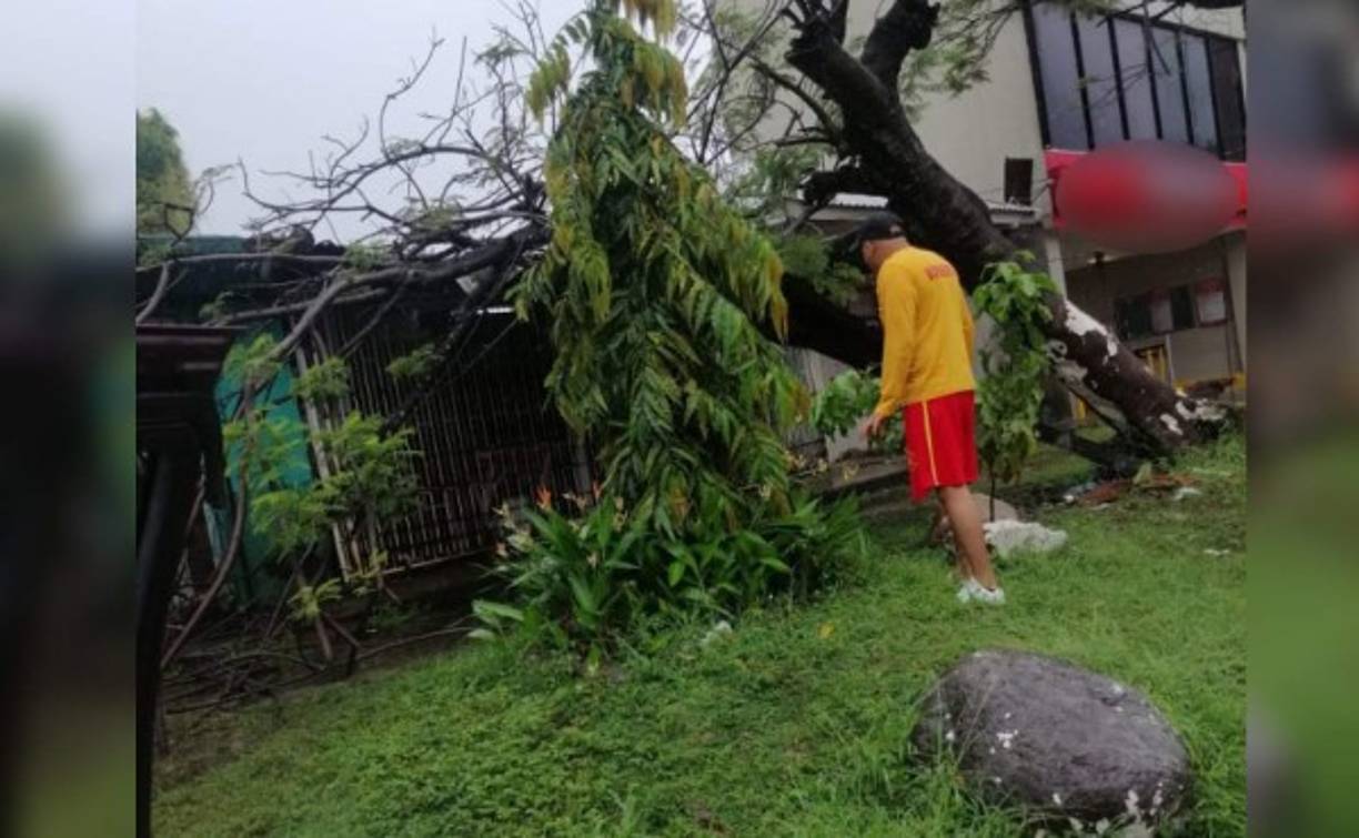 Las intensas lluvias no han parado en el litoral atlántico desde ayer viernes y sigue lloviendo.