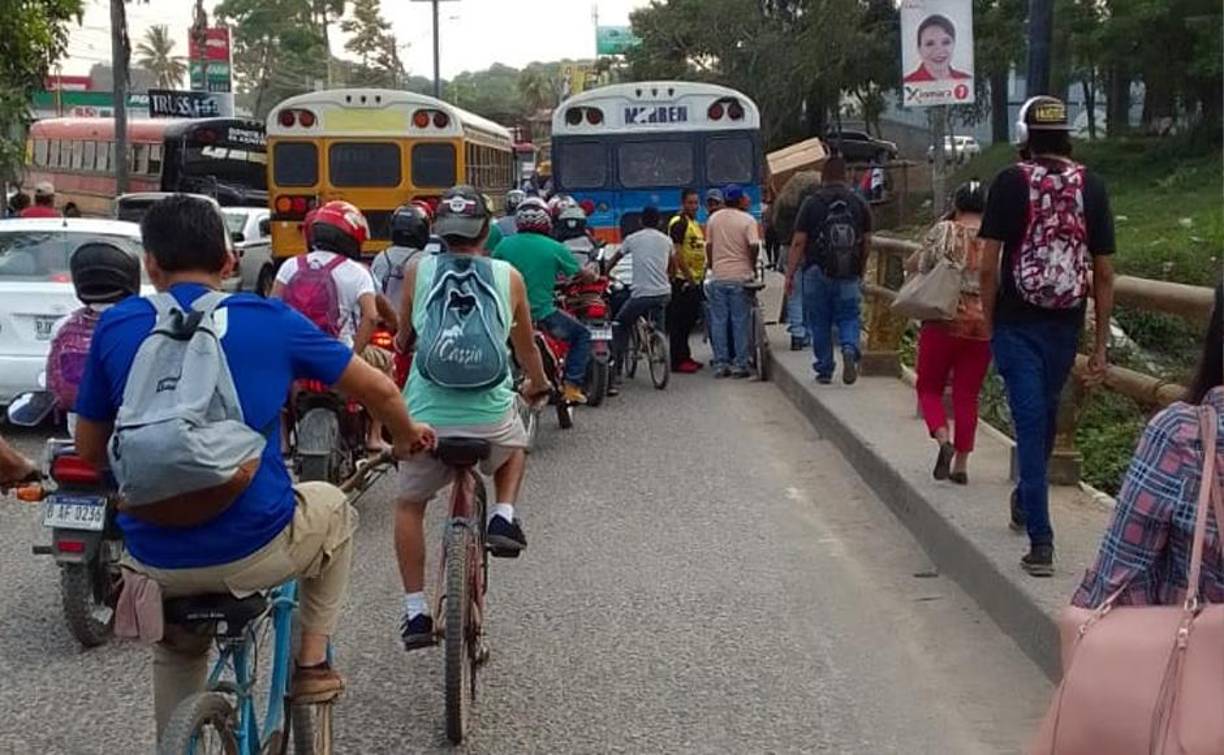 El paro nacional comenzó a organizarse desde las 5:00 am. 
