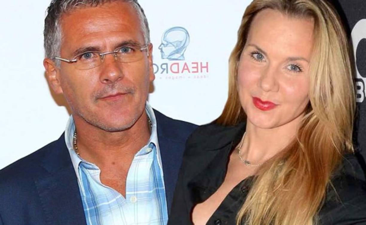 Soberón se vio envuelto en un escándalo tras la filtración de un video íntimo de Michelle Vieth, quien lo acusó directamente de haber publicado el material. Tiempo después, ambos siguieron con su vida y encontraron nuevamente el amor.