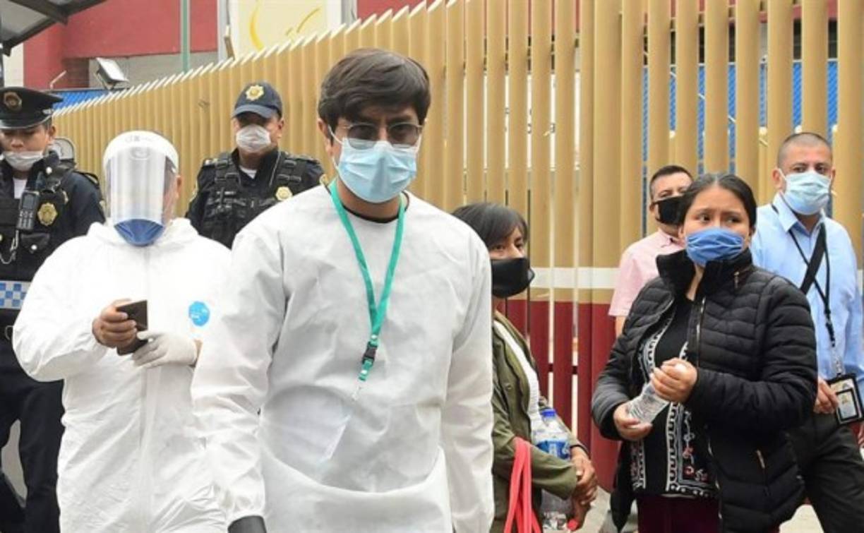 Las muertes en México se han presentado en personas jóvenes con alguna enfermedad como diabetes, sobrepeso y obesidad.