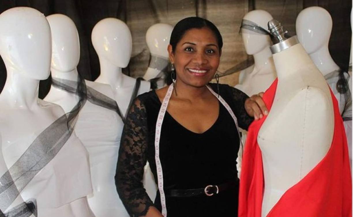 Soreyda Benedit Begley en su casa fotografiada por su esposo Chris Begley.