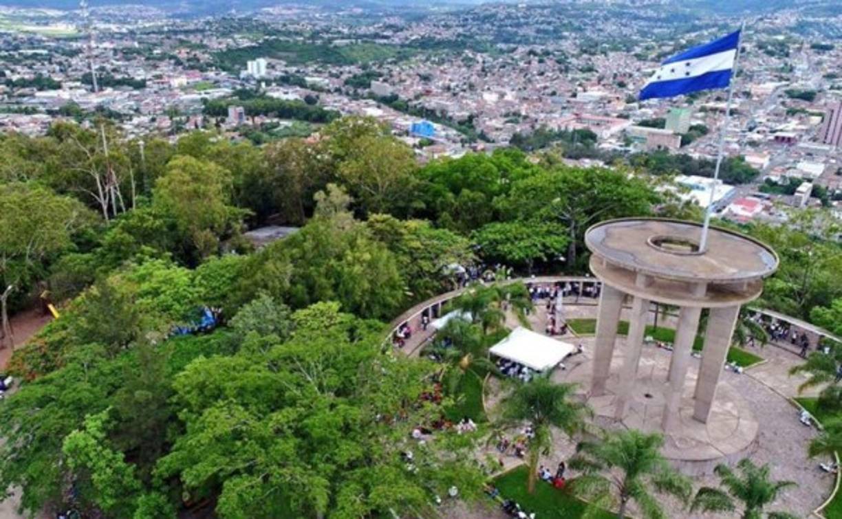 El pasado lunes se inauguraron las Plazas Conmemorativas en el cerro Juana Laínez, nuevos espacios de recreación para la población que reside en Tegucigalpa o los turistas que visiten la ciudad.
