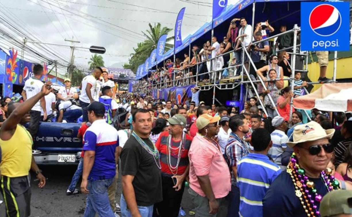 El pasillo PEPSI se preparó muy temprano para dar un buen ambiente a los turistas nacionales e internacionales.
