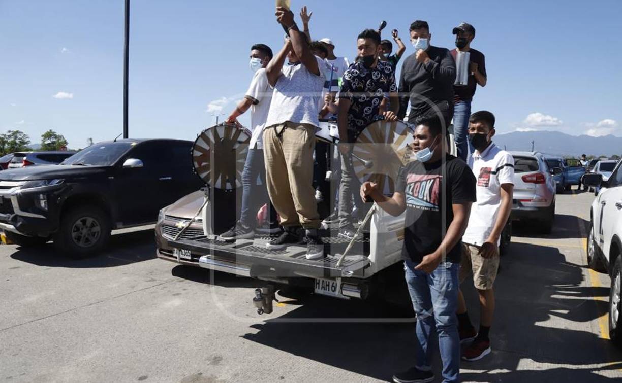 Ramón Sabillón se fue de Honduras en 2016 y denunció que su vida y la de su familia corrían peligro, dos años antes fue separado del cargo por estar al mando del operativo en contra de Miguel Arnulfo y Luis Alonso Valle Valle. 