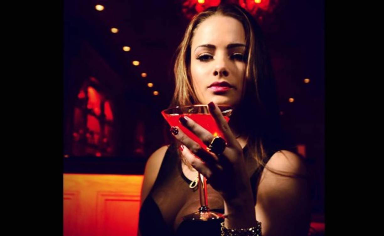 Desde que en Honduras participaba en todo tipo de eventos. En La Ceiba participó en concursos de modelaje fue maestra de ceremonia y formó parte de muchos eventos de talentos en los cuales bailaba o cantaba.