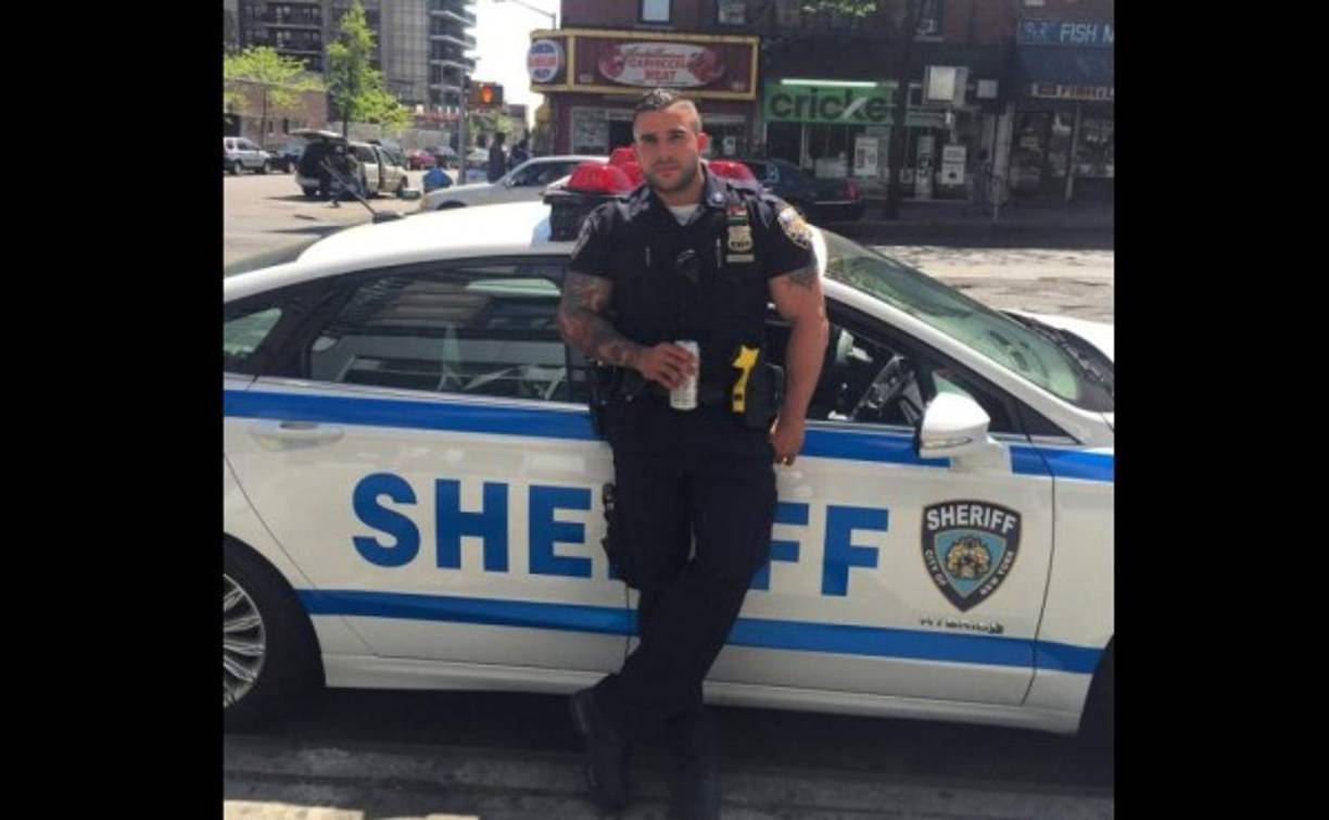 Miguel Pimentel es el dominicano que no pasa desapercibido en las calles de Nueva York.