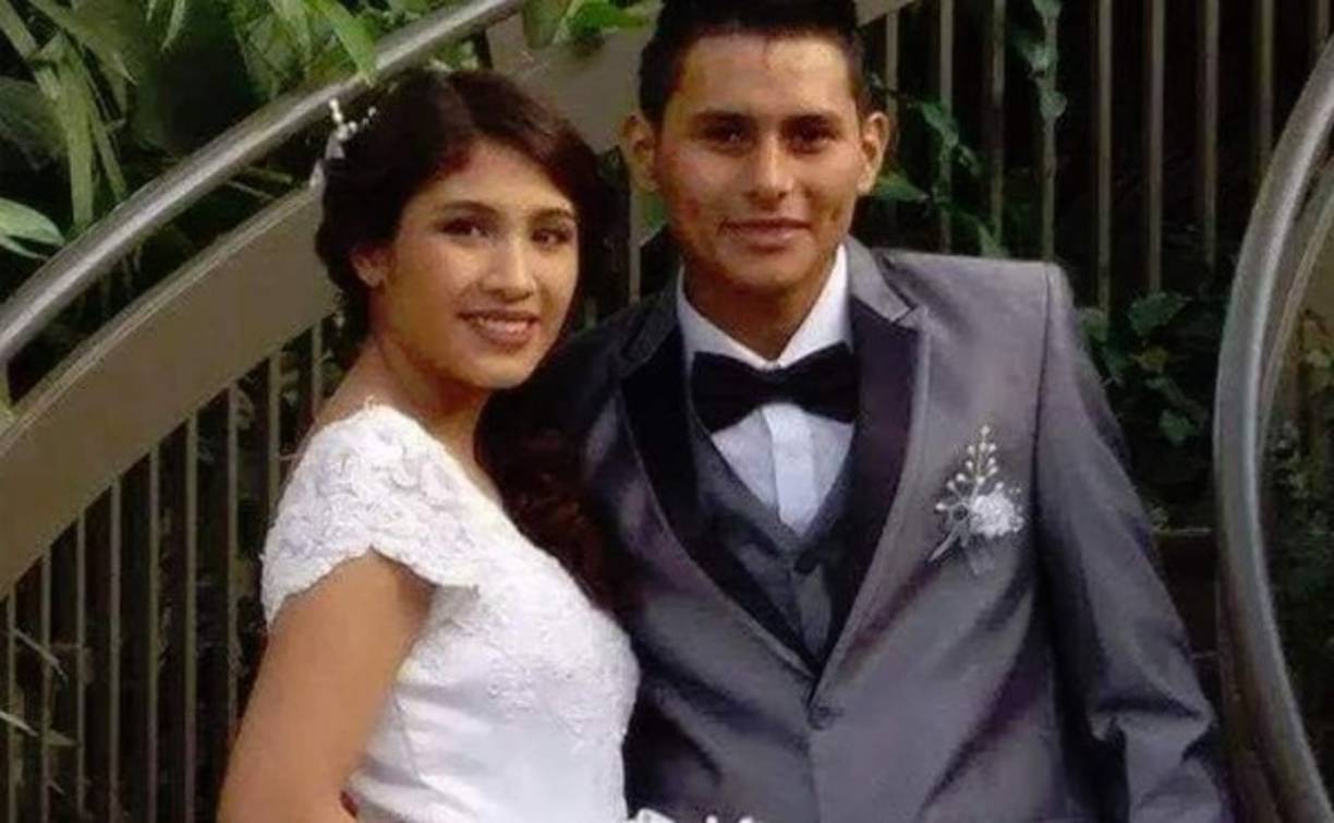 Luego cuando se aseguraron que había fallecido, tras asfixiarla en un lapso de 4 a 5 minutos, una de ellas tomó un cuchillo de cocina y le cortó de lado a lado el vientre.