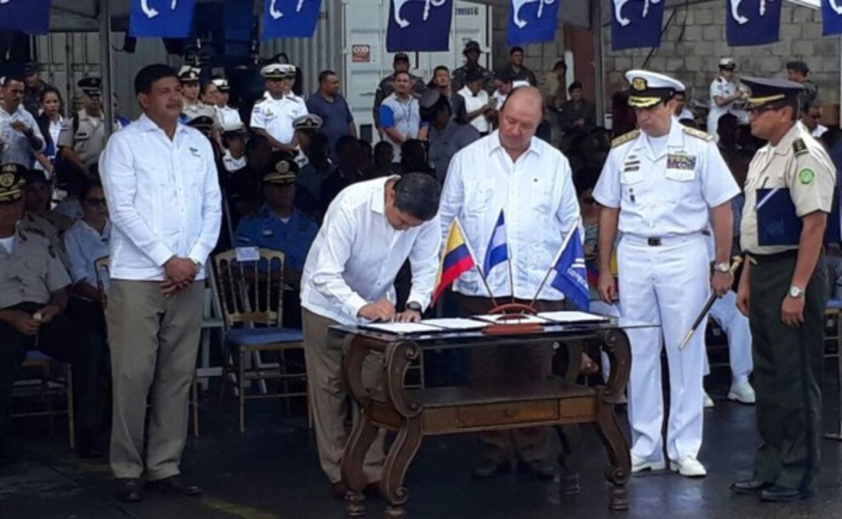 El presidente Juan Orlando Hernández aseguró que el navío brindará apoyo a pobladores de zonas alejadas, garantizará la defensa de la soberanía, combatirá el narcotráfico en los espacios marítimos y prestará servicio logístico en emergencias y desastres naturales, entre otras tareas.