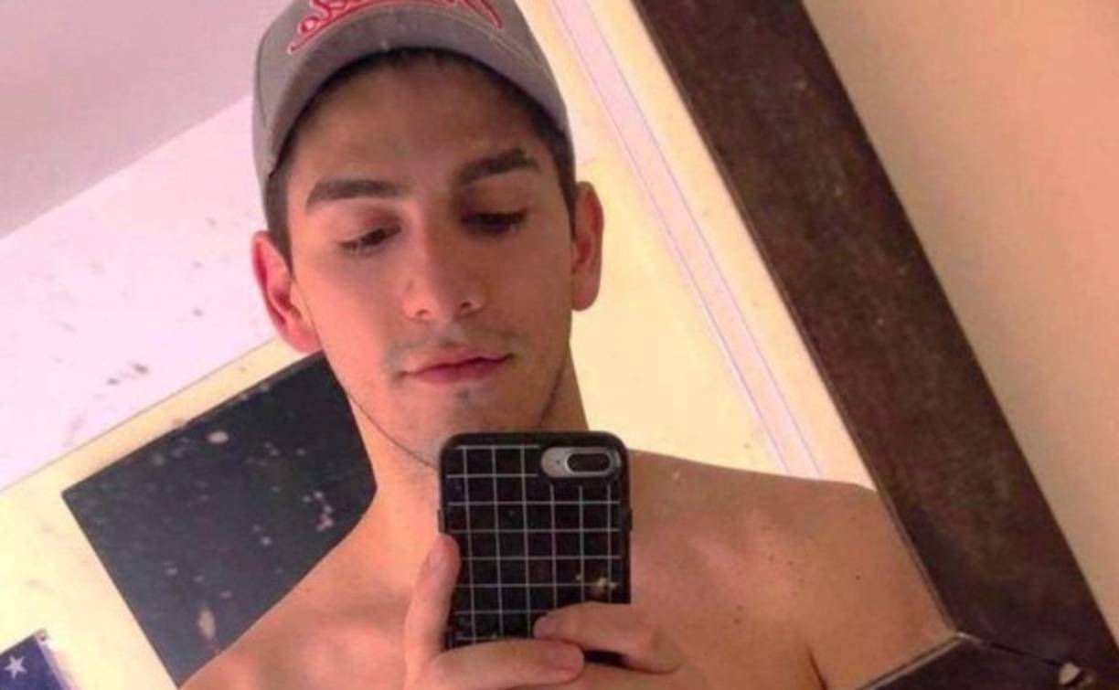 Eric Luciano Torales, joven argentino de 24 años y claro ejemplo de que la cuarentena para evitar el contagio del coronavirus COVID-19 tiene que cumplirse.<br/><br/>El joven regresó a Argentina el 13 de marzo, después de haber viajado a Estados Unidos. En el retorno a su país, Torales se contagió con coronavirus. Como indican los protocolos, el joven fue puesto en cuarentena domiciliaria.<br/><br/>Cuando regresó todavía no regía el aislamiento obligatorio general en Argentina, pero sí debían hacerlo quienes venían de zonas de riesgo; Estados Unidos era una.