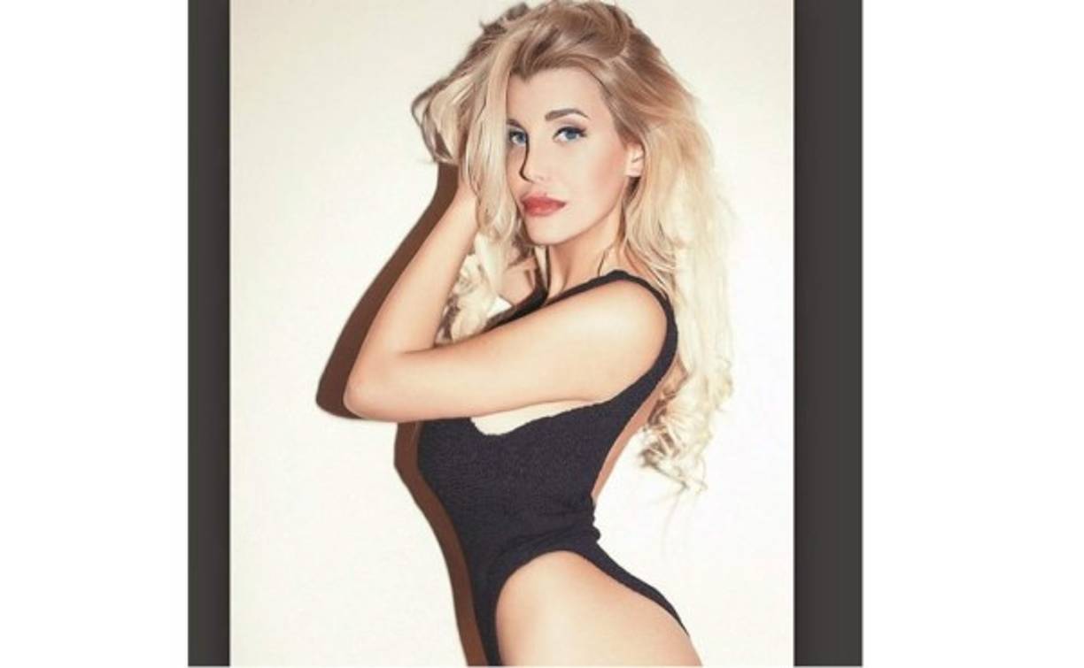 Charlotte Caniggia con sus atrevidas fotografías sube la temperatura en las redes sociales.