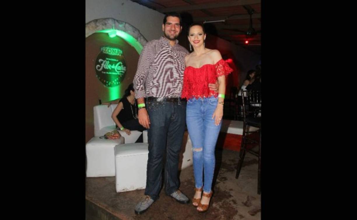 Jacobo Emilio Handal Vesdiski y Nathalie Wolozny Pineda se casarán este sábado 12 de agosto.