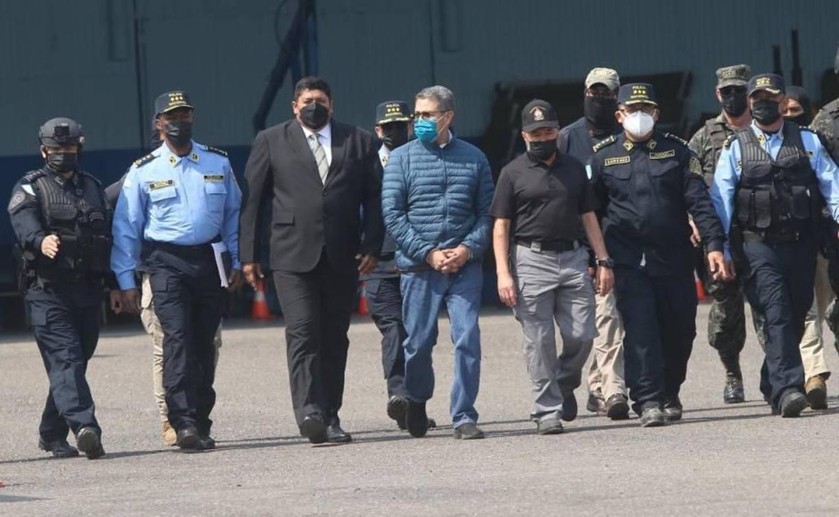 La defensa legal de Juan Orlando Hernández estará pidiendo una fianza para que este se defienda en libertad, la cual deberá ser aceptada o rechazada por el juez. 