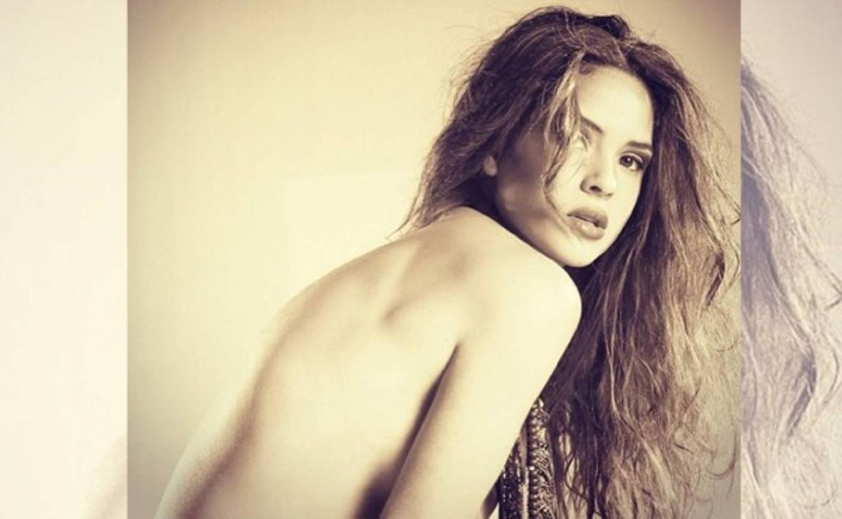 La película Triple Frontera está batiendo records en Netflix. No solo por la historia y la crítica de los expertos, sino que también por la participación en la misma de Adria Arjona, que como todos notarán es la hija del reconocido cantante guatemalteco Ricardo Arjona.