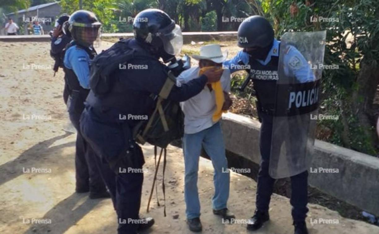San Pedro Sula y Tegucigalpa registran caos desde horas tempranas de este jueves por parte de médicos y docentes que exigen se deroguen los PCM.