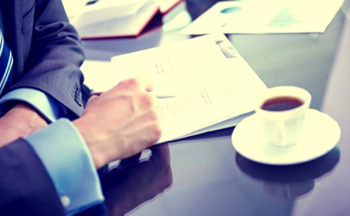 Contra la pared por corrupción en gobierno, Tampa bajo la lupa del FBI, Crisis en Cataluña y otros sucesos en las principales portadas de hoy jueves 02 de noviembre.