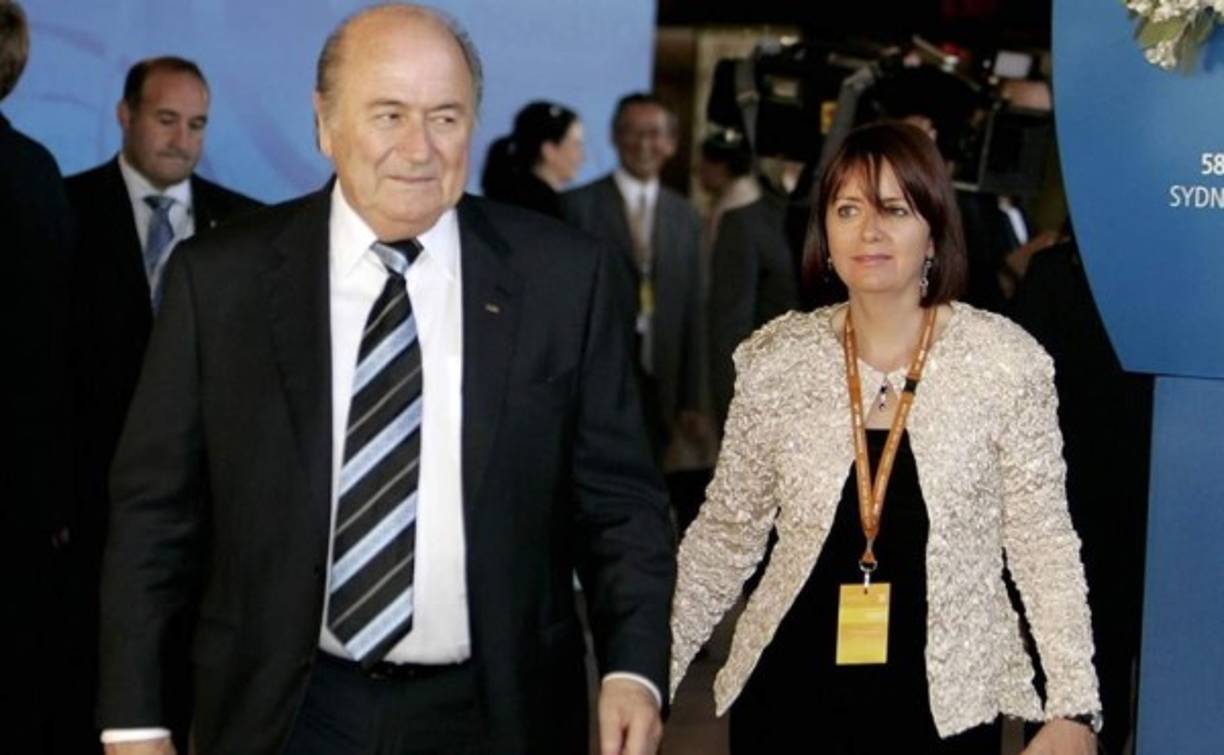 Corinne es fruto del matrimonio que Sepp Blatter mantuvo con Liliane Biner. Por encima de sus innumerables líos, la mujer de su vida es Corinne.