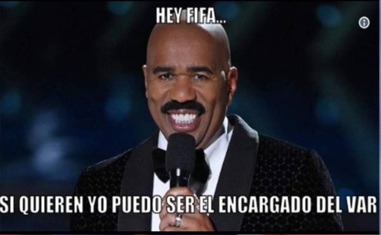 El comediante estadounidense Steve Harvey, célebre por su error en Miss Universo, no escapó de la fiebre por el VAR.