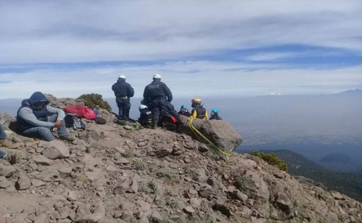 En diciembre de 2018, Alberto Rojas salió de su domicilio, en San Miguel Canoa, junto con otras tres personas más, hacia la Malinche, en México para recibir el año nuevo.<br/><br/>No obstante, al llegar a la cima Alberto quiso tomarse una fotografía (selfie), pero perdió el control de su cuerpo al pisar una piedra floja y cayó a una barranca de 800 metros de profundidad.<br/><br/>