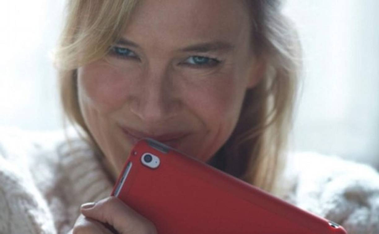 Aunque se trata solo de una foto, la imagen de Renée Zellweger interpretando a la entrañable Bridget generó una inmediata nostalgia en quienes siguieron la historia.