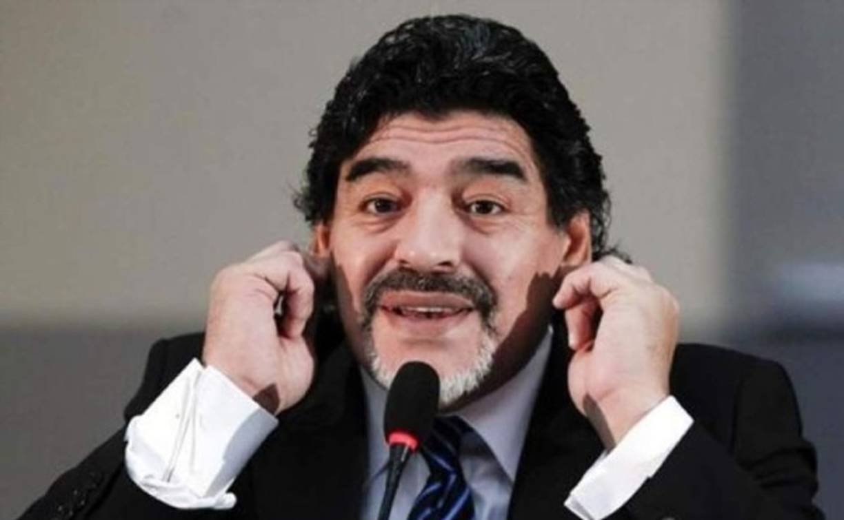 Durante 'El 10' estuvo al mando de la selección de Argentina, tuvo fuertes enfrentamientos con la prensa de su país que no confiaban en su capacidad para dirigir la albiceleste.