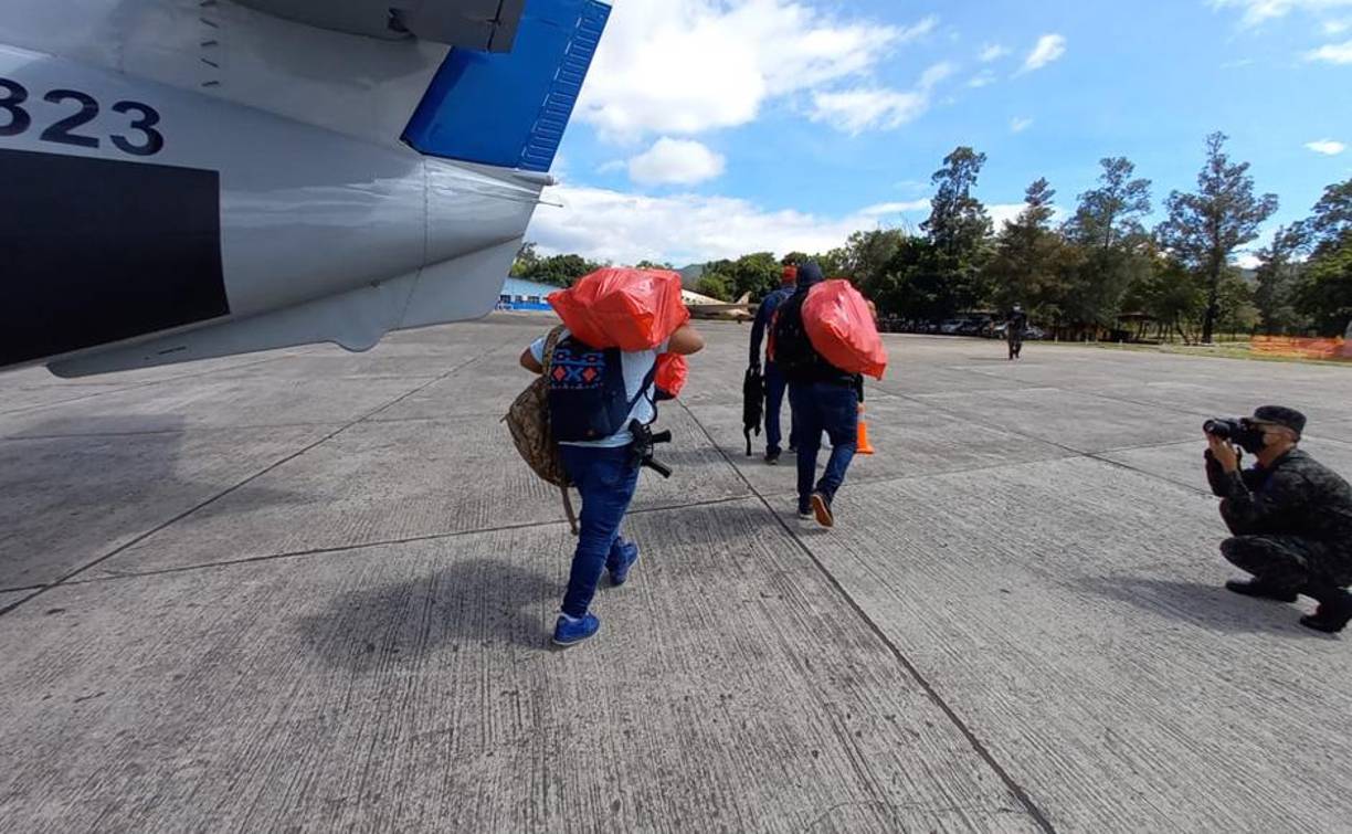 Entre los capturados figuran seis miembros de la Dirección Policial de Investigaciones (DPI). 