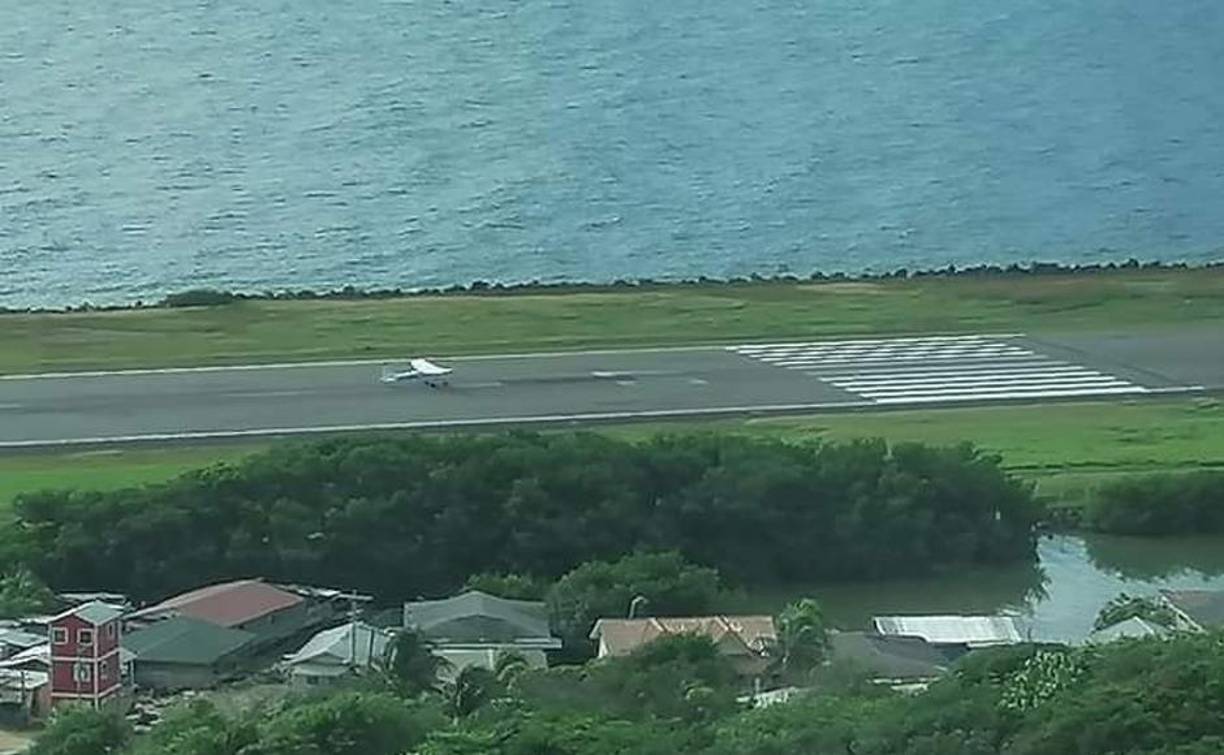 Una avioneta salió desde el aeropuerto Juan Manuel Gálvez para apoyar en la búsqueda. 