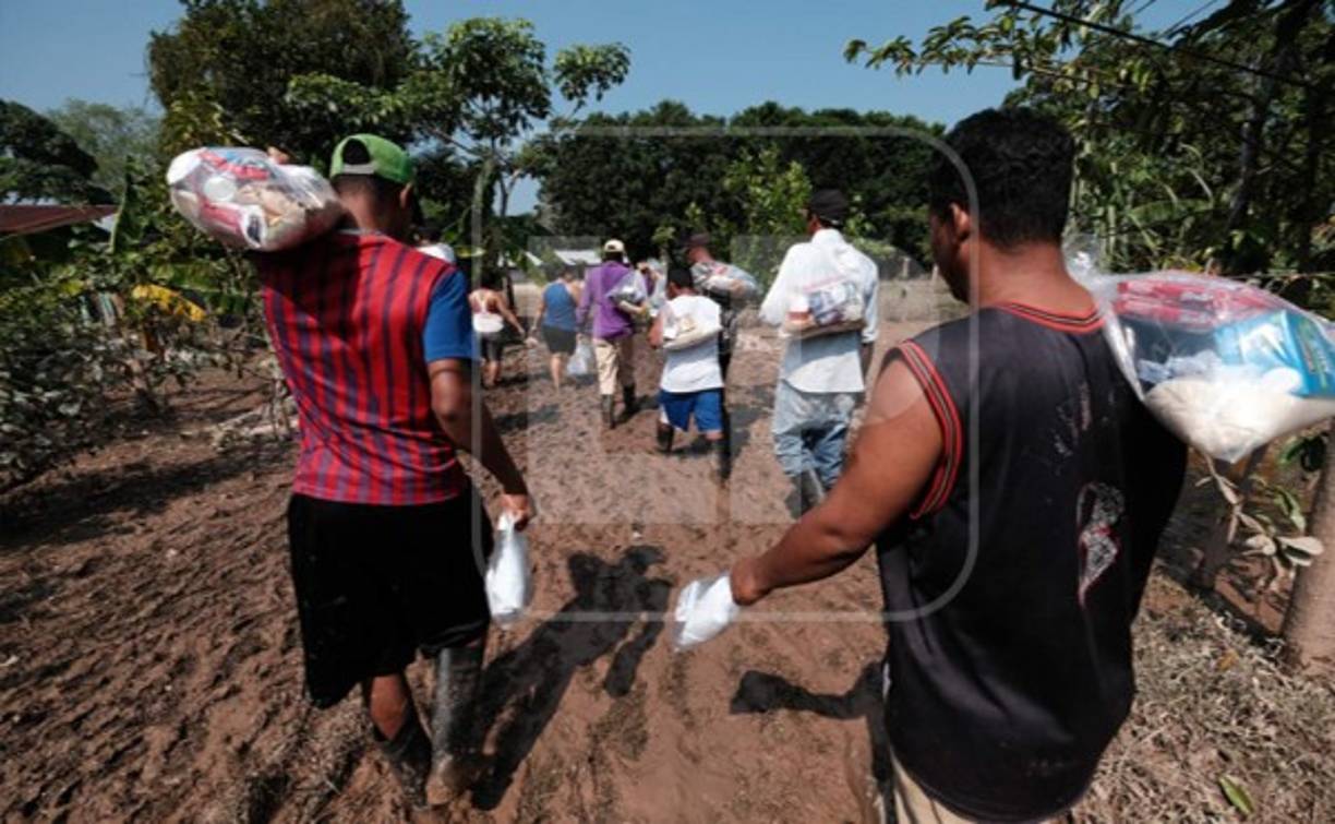 Los afectados dijeron que están viviendo una difícil situación porque perdieron todas sus pertenencias y expresaron que estarán en calamidad largo tiempo.