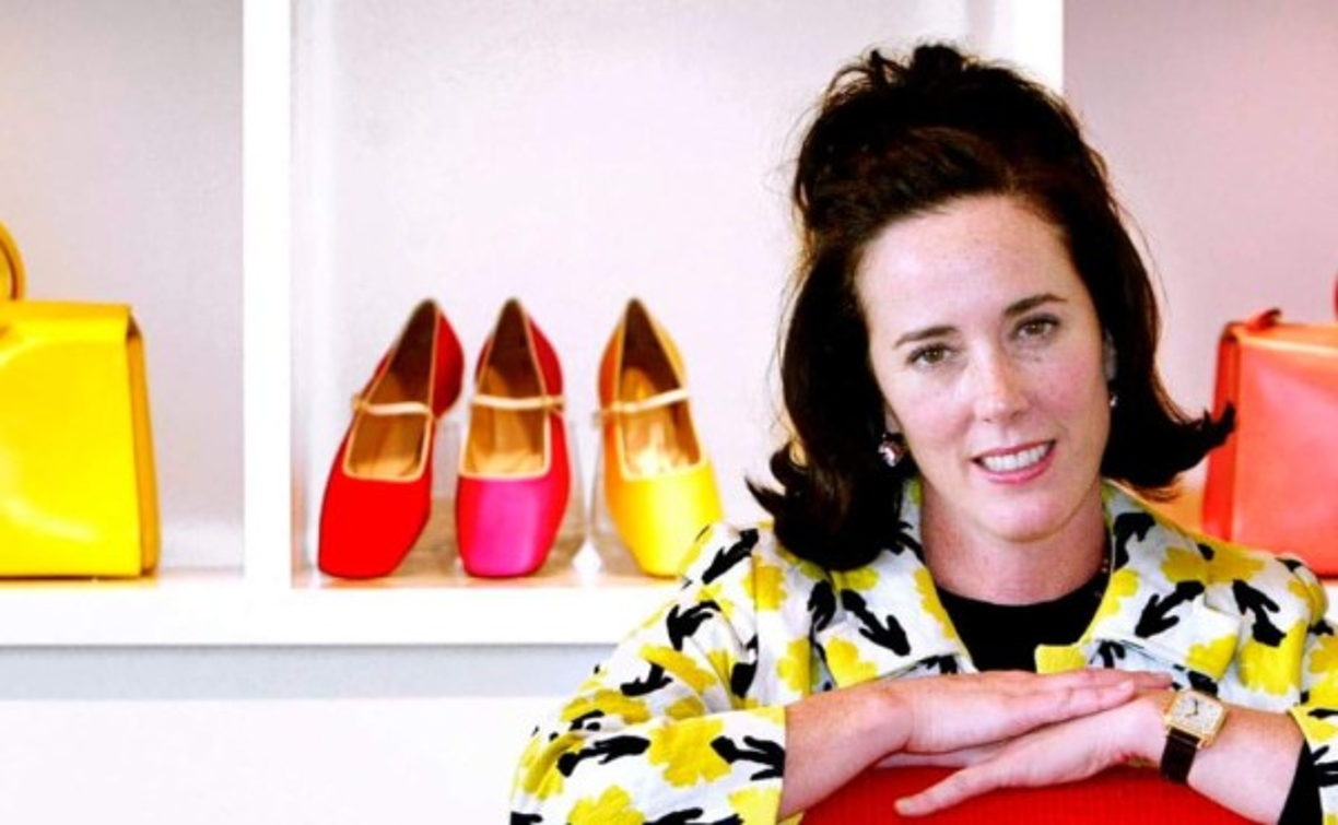 Un estilo exquisito, armonía de colores y un ingenio único. El mundo de la moda llora la partida de la diseñadora estadounidense Kate Spade, de 55 años, quien dejó un legado con su trabajo.