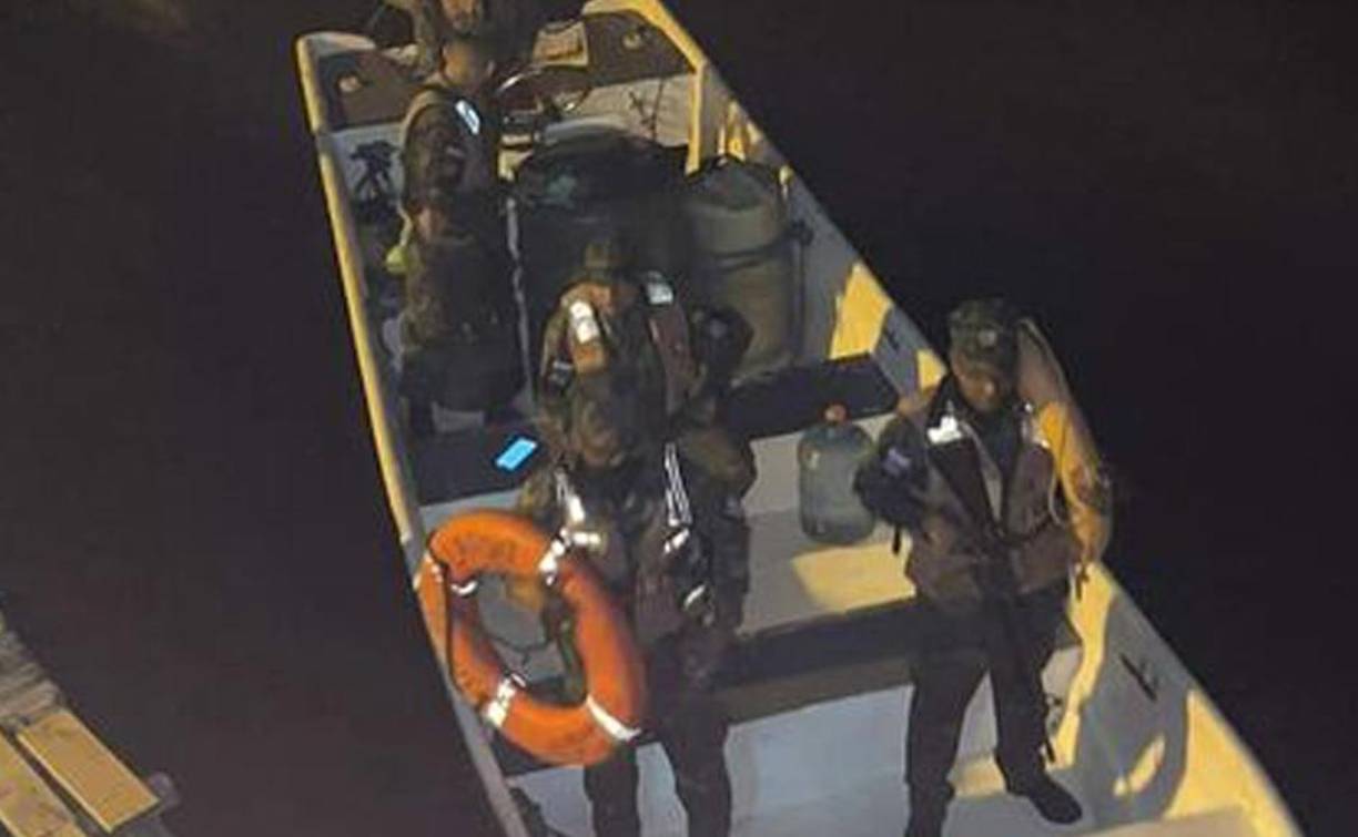 Desde que se reportó lo sucedido, equipos de rescate comenzaron trabajos de búsqueda. 