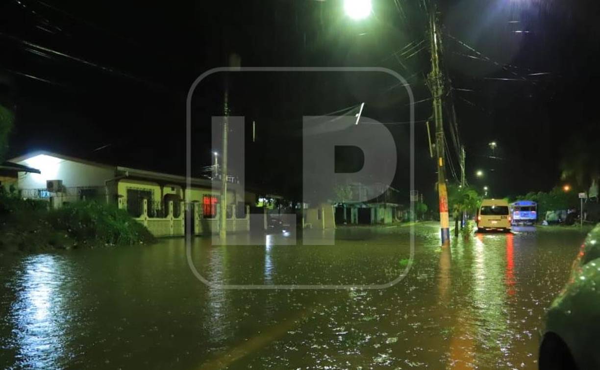 Los municipios de La Lima, Villanueva y San Pedro Sula, de momento son los más afectados. 