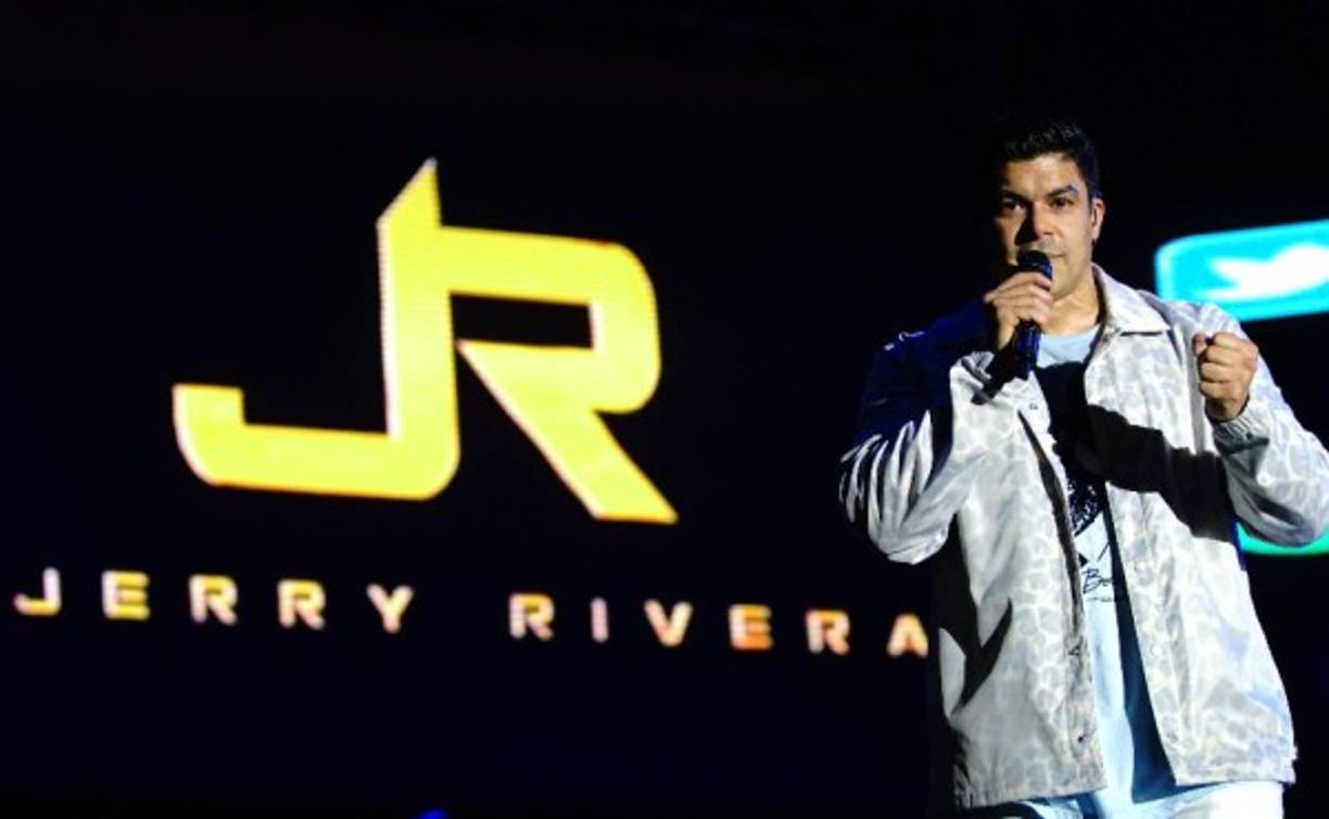 Por más de una hora, Jerry Rivera deleitó a los hondureños con sus pegajosas canciones.