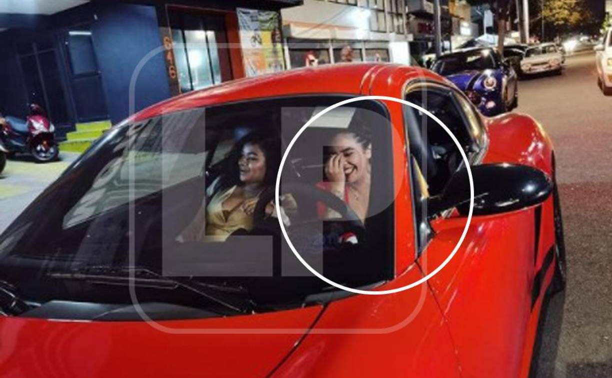 En su cuenta de Instragram mostraba un Porsche y un Mini Cooper como sus juguetes.