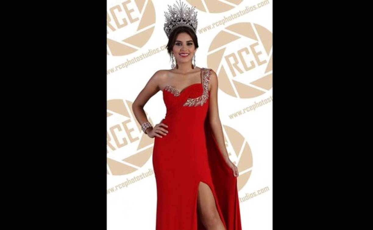 La Miss Honduras Mundo, María José Alvarado Muñoz, fue asesinada junto a su hermana Sofía Trinidad en la Arada, Santa Bárbara. Estas fotografías son de la última sesión fotográfica antes de partir a Londres para representar al país en el Miss Mundo.