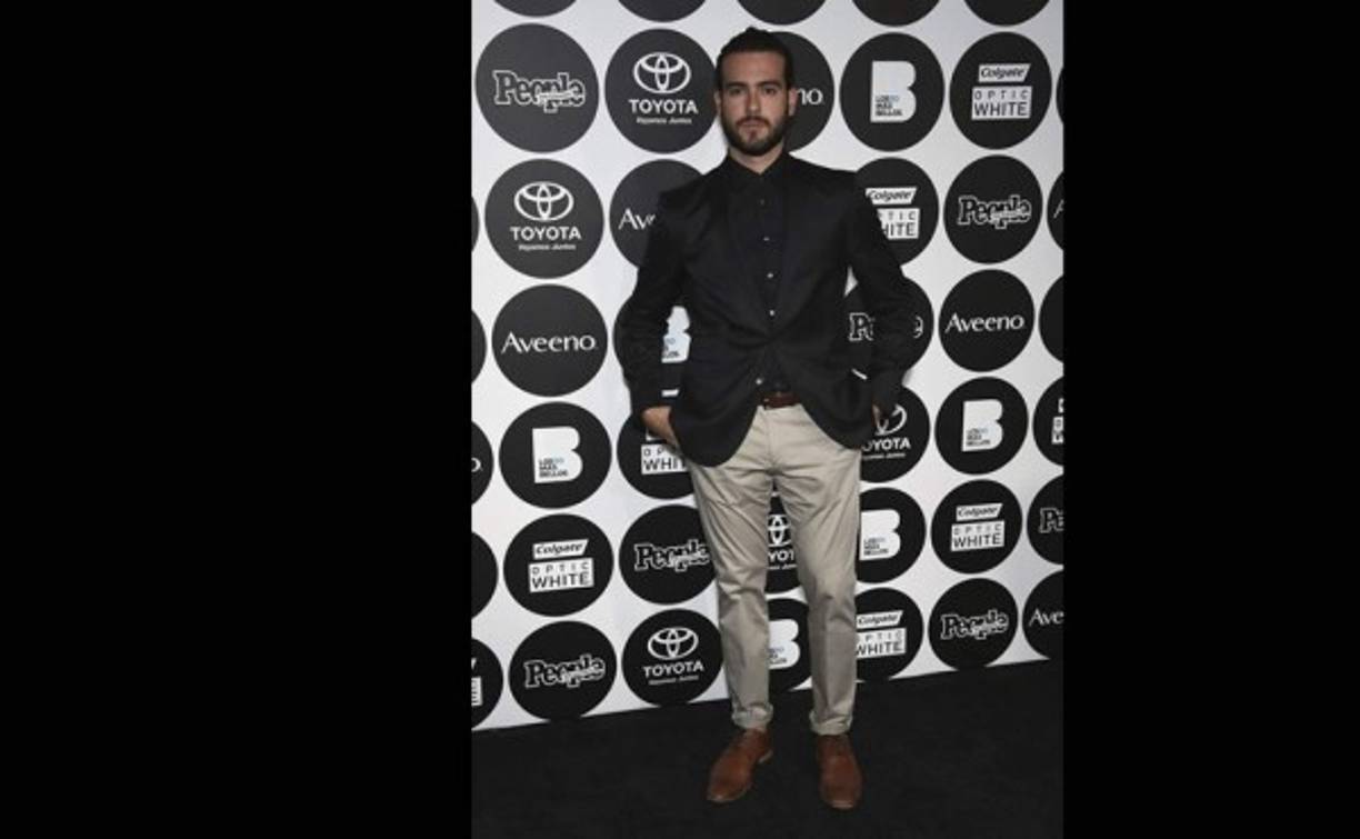 PABLO LYLE. El galán mexicano optó por un sobrio atuendo de Strellson.