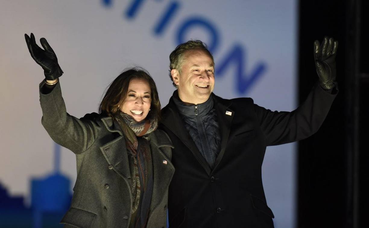 En Estados Unidos, Doug Emhoff, el esposo de la vicepresidenta Kamala Harris, ostenta el rol de Segundo Caballero del país.